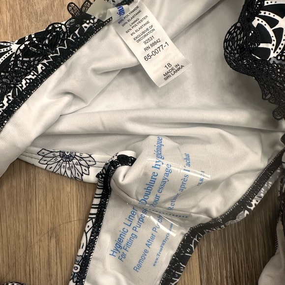 NWT 2-piece swimsuit size 18 - Picture 7 of 8